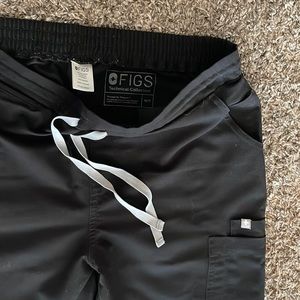 FIGS MEDIUM TALL BLACK YOLA PANTS
